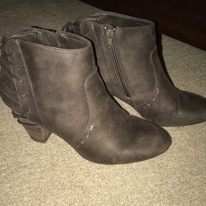 REPORT Heeled Bootie with Leather Tie Detail